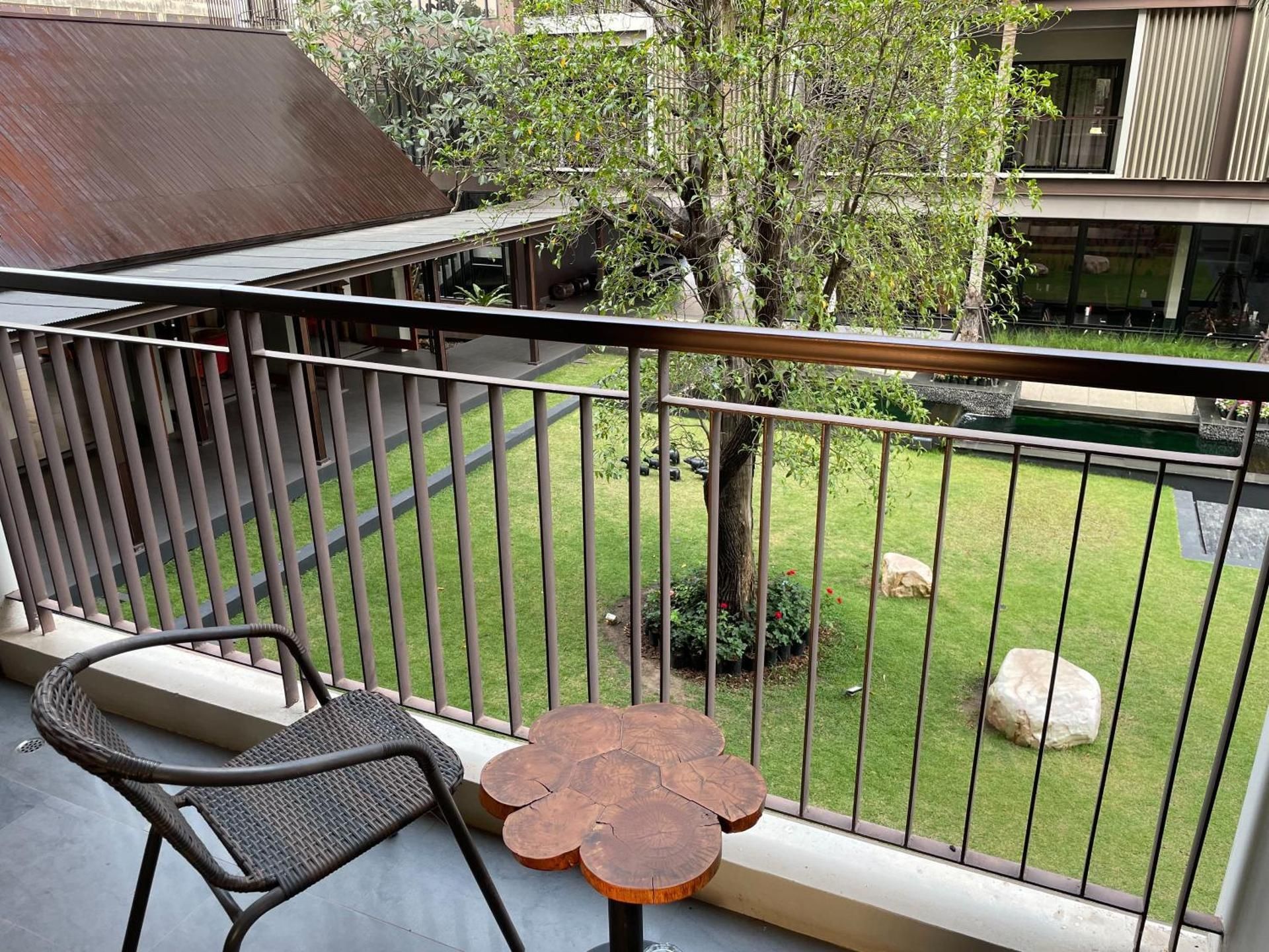 Amanta Hotel Nongkhai Superior Twin Bed with Balcony 2