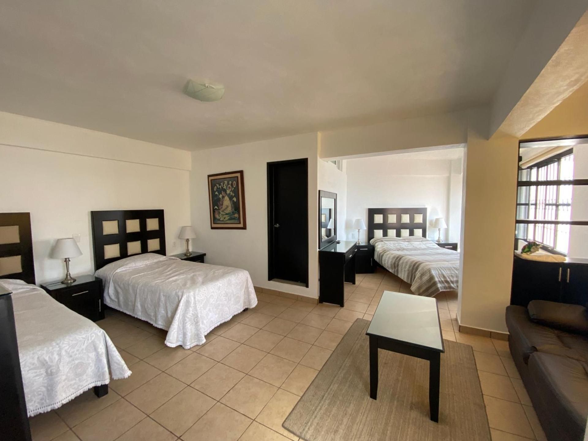 Deluxe Double Room (2 Adults + 1 Child)