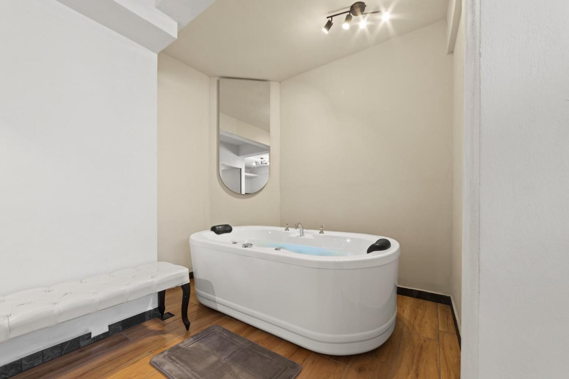 Standard Double Suite