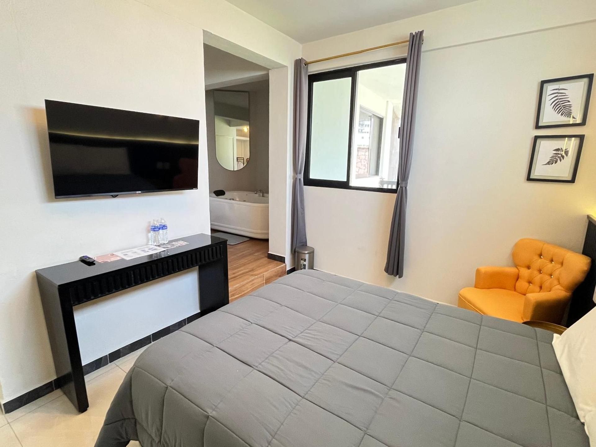 Deluxe Queen Room