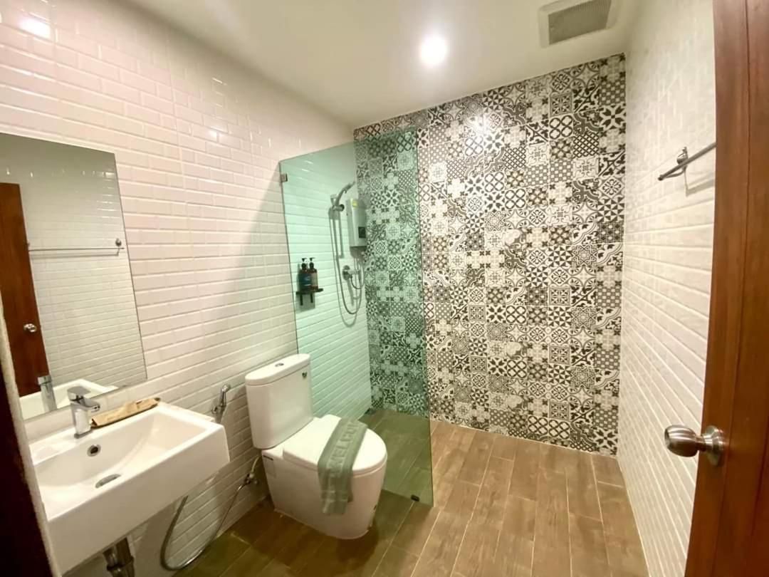 Vera Costa Hotel Deluxe King Room 3