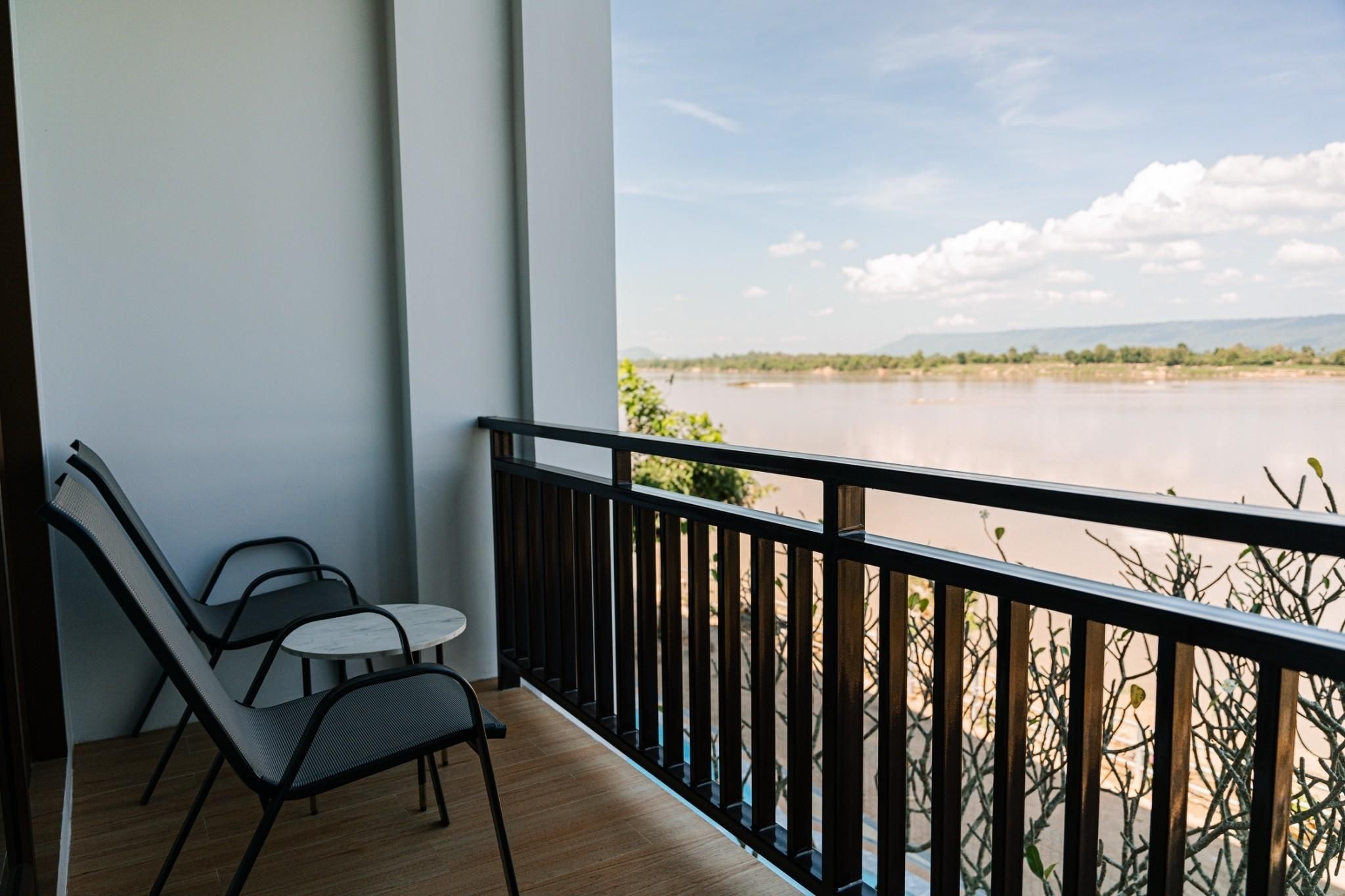 Sand & River Hotel - Sand and River Nong Khai Deluxe Twin River View 2