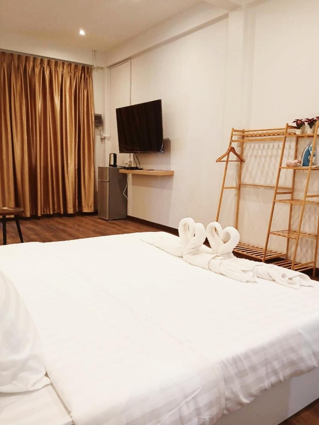 Studio with Spa Bath