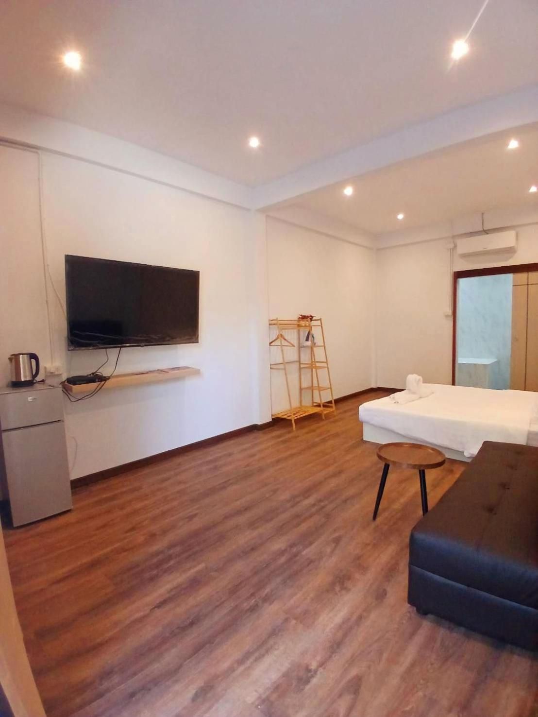 Studio with Spa Bath