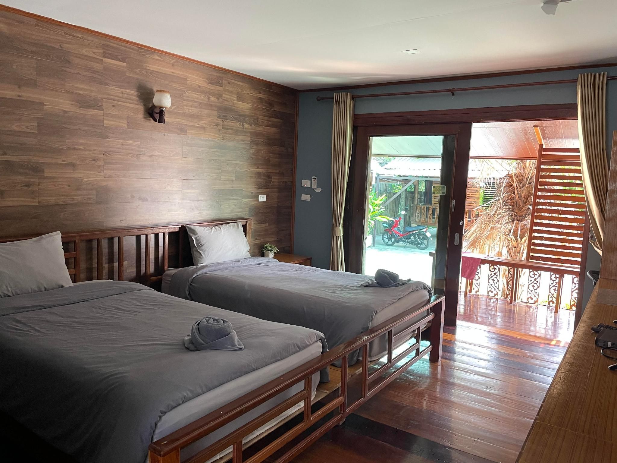 2 Twin Bed