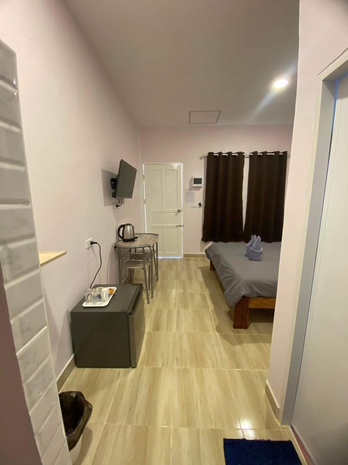 Ban Suan Vintage Hotel  Room With Queen Bed And Single Bed 3