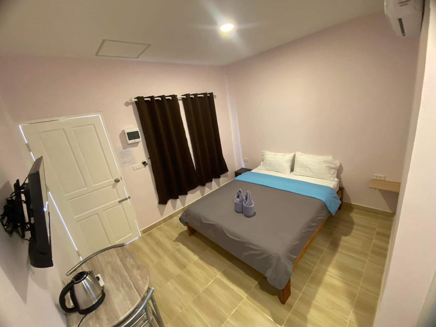 Ban Suan Vintage Hotel  Room With Queen Bed And Single Bed 2