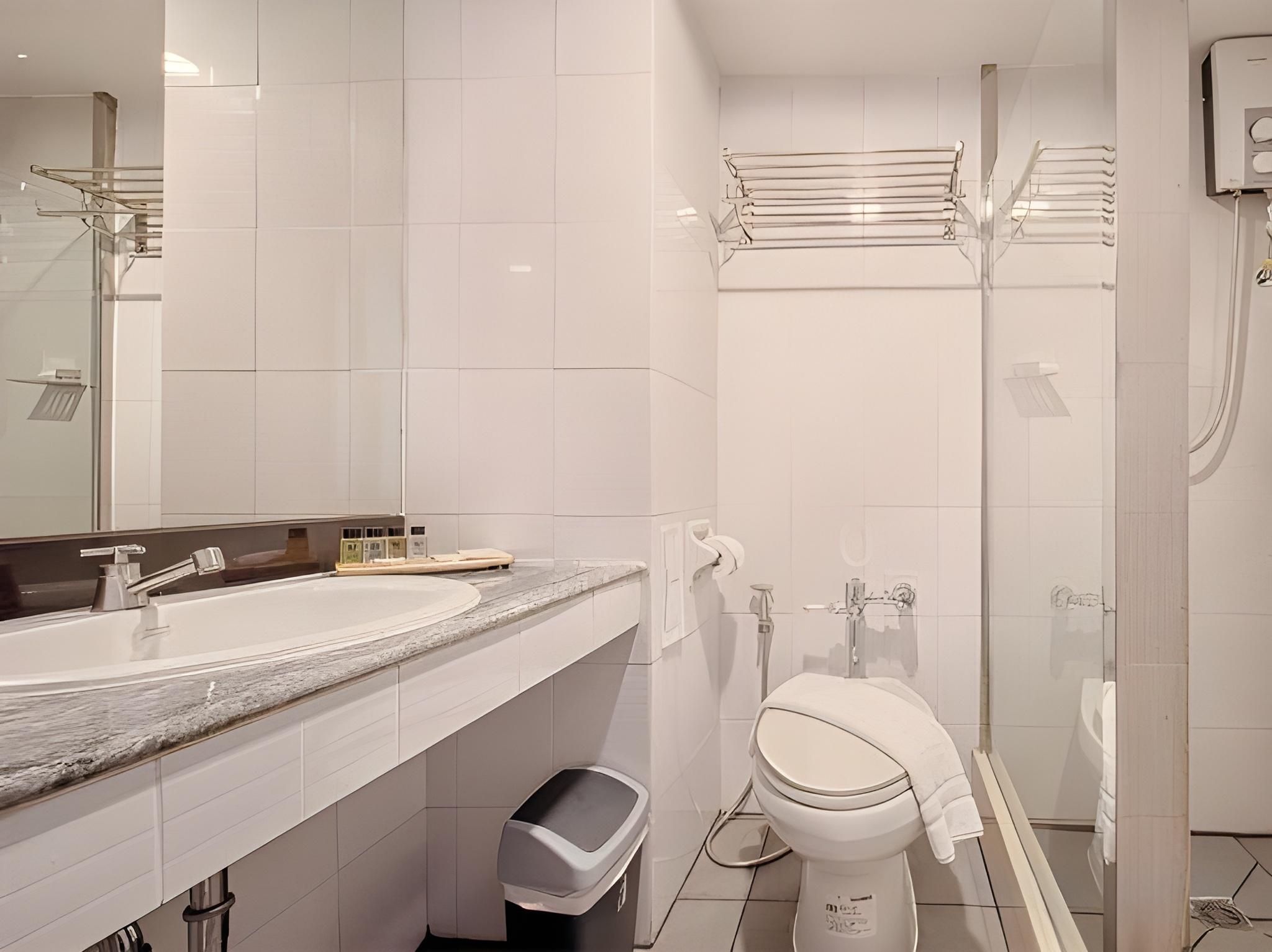 B2 Sisaket Boutique & Budget Hotel Deluxe Triple Room 3