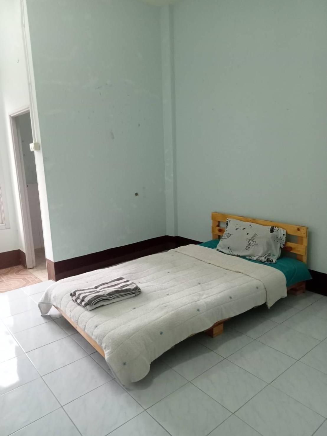 Single Room With Private Bathroom
