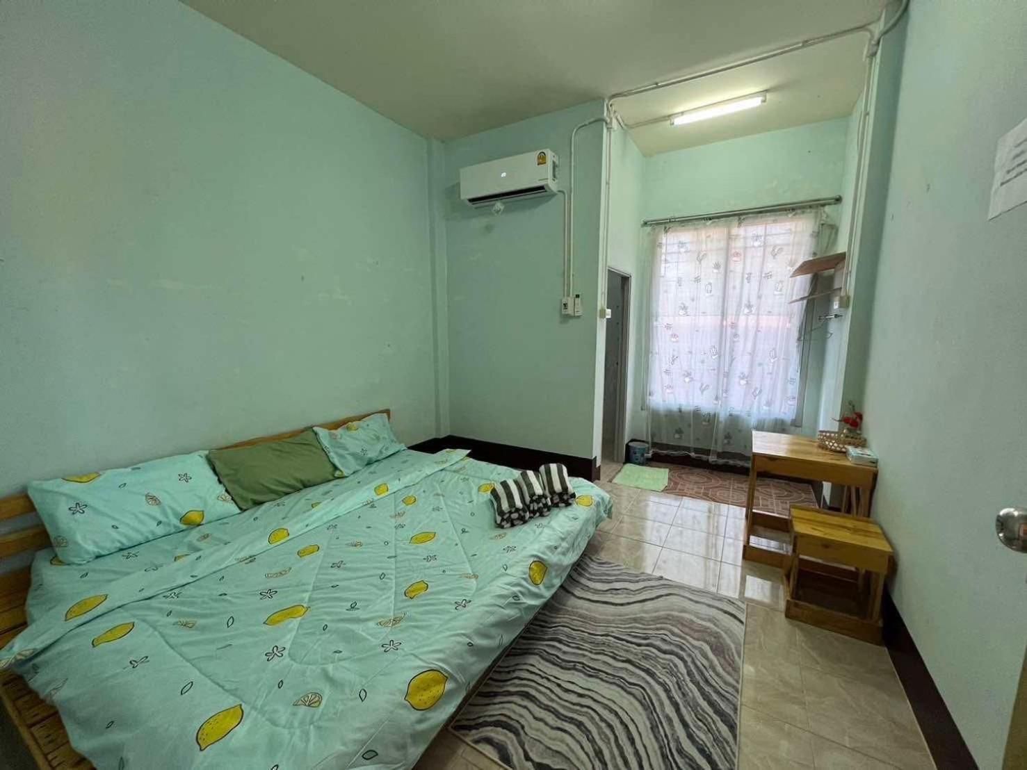 Deluxe Double Room (2 Adults + 1 Child)