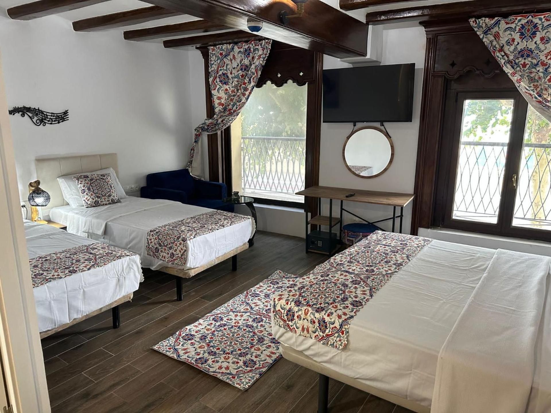 Deluxe Family Room