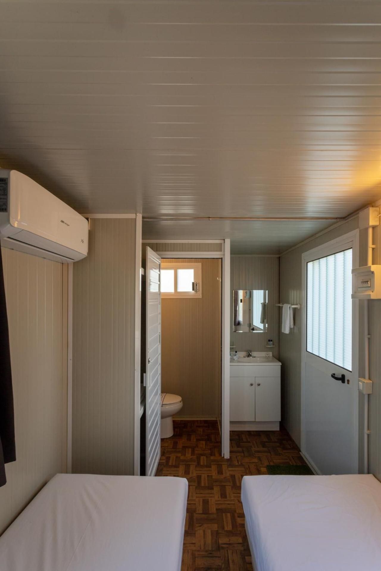 Small Twin Room (Glamping)