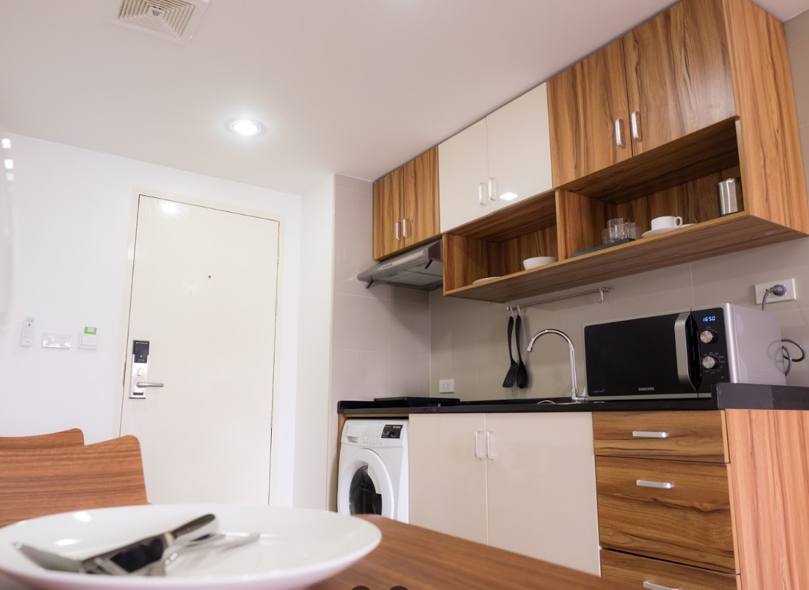 V Square hotel One Bedroom Deluxe Suite with Bathtub and City View