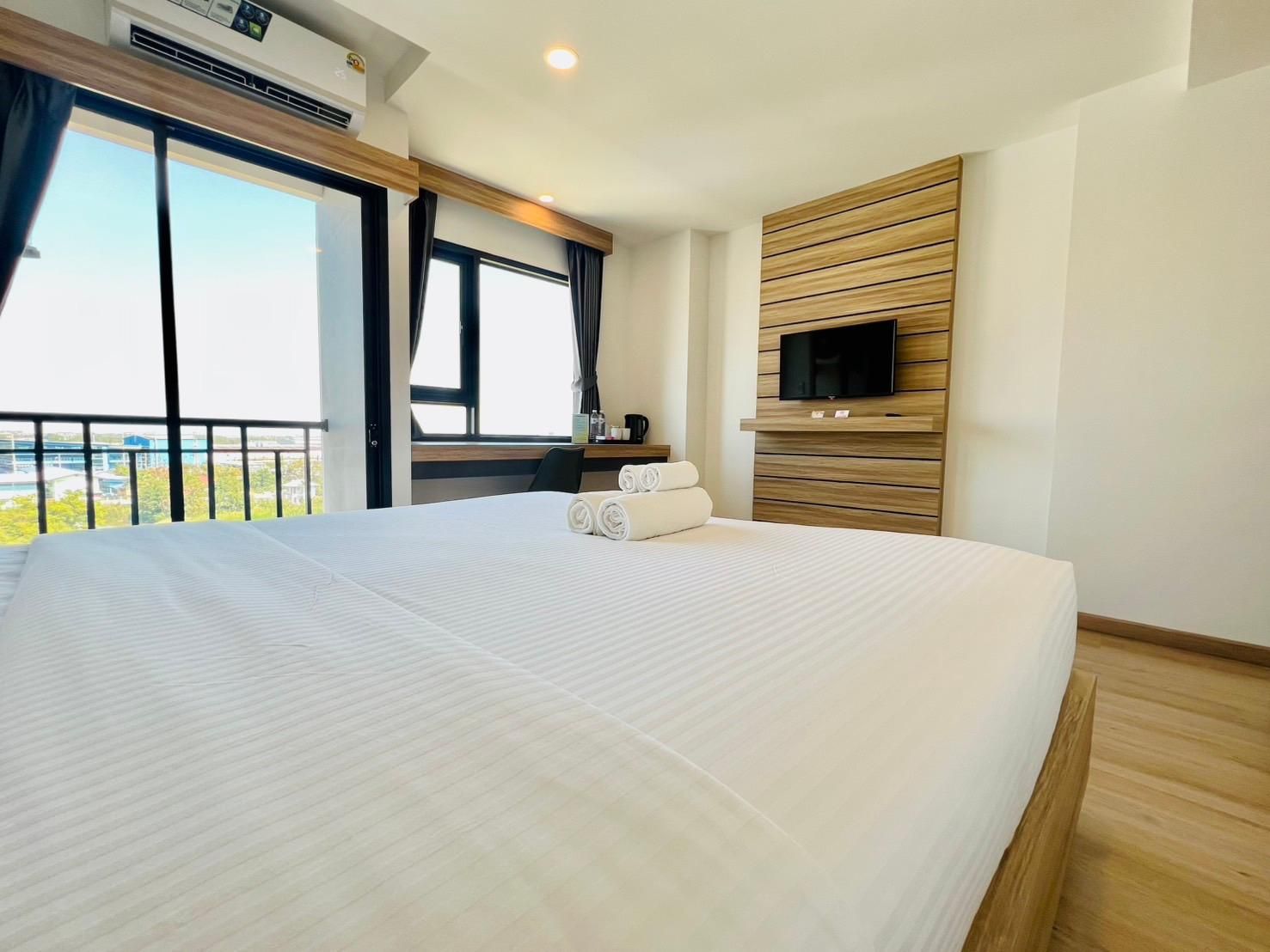 Wellgrow Hotel Superior - 1 King Bed