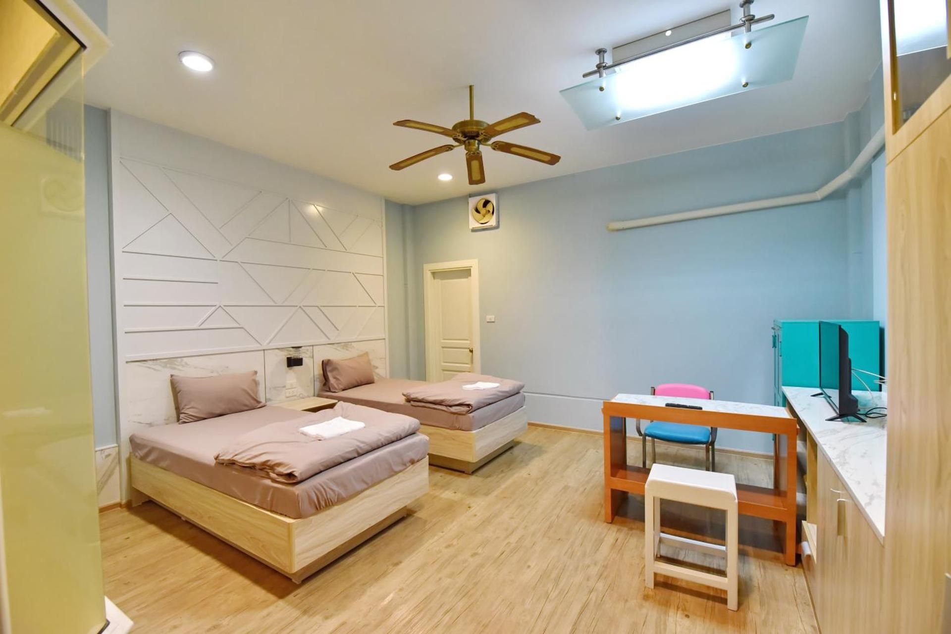 Standard Twin Room