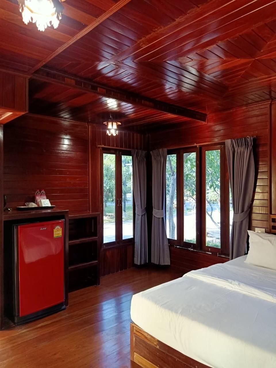 Baan Nai Thuk Hotel Standard King with Garden View 2