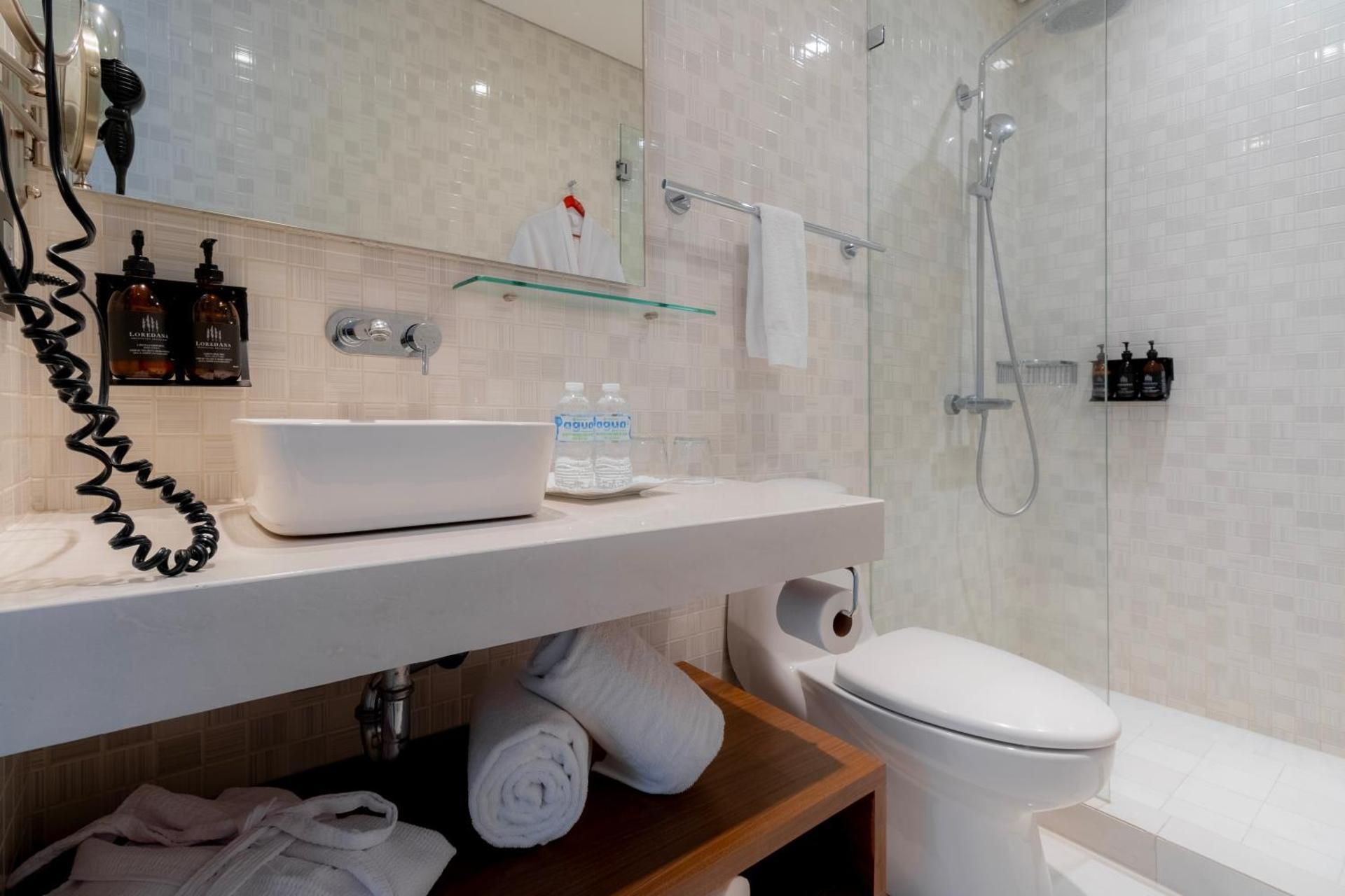 Master Suite, Balcony, A/C