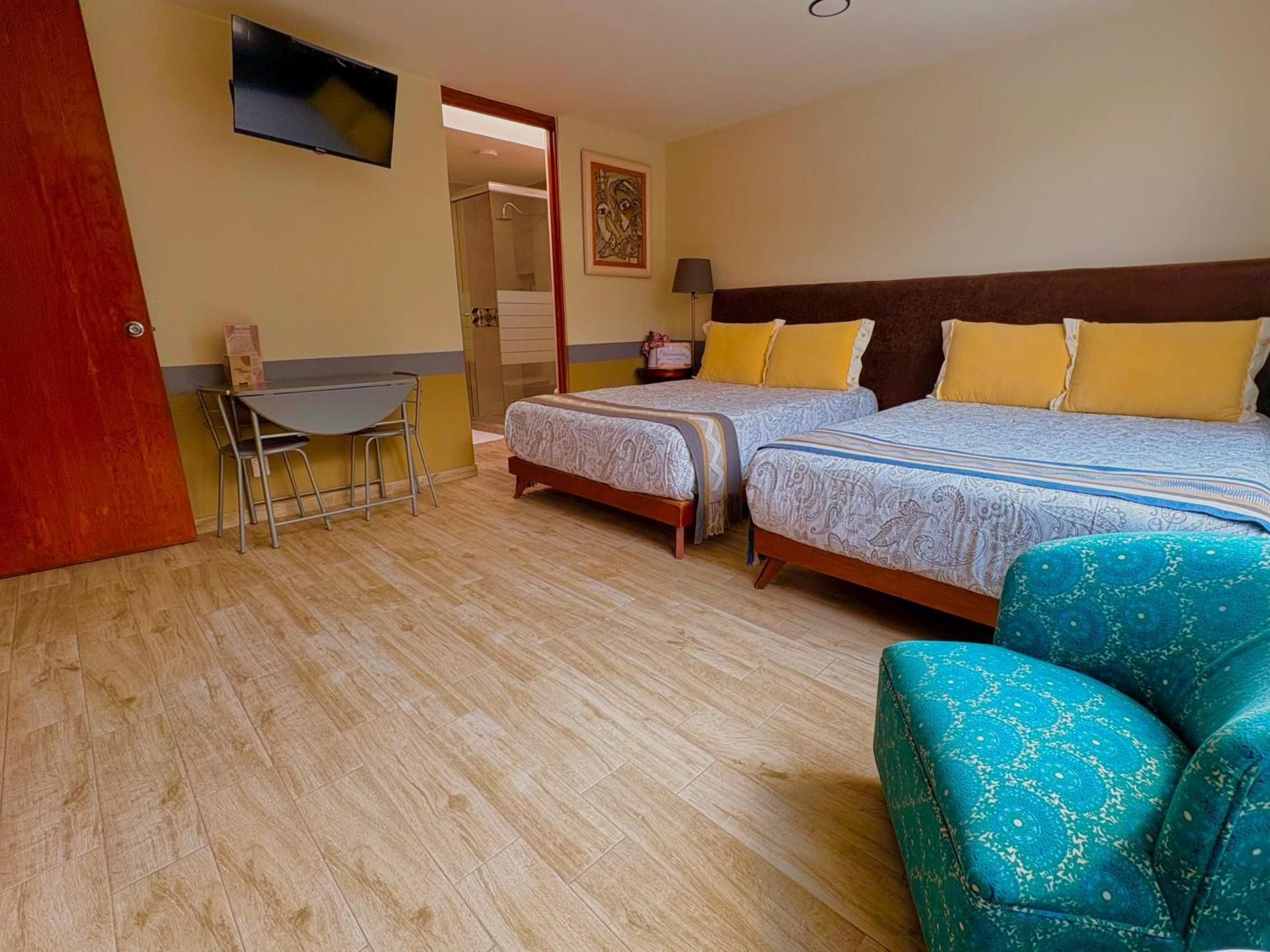 Quadruple Room with Private Bathroom