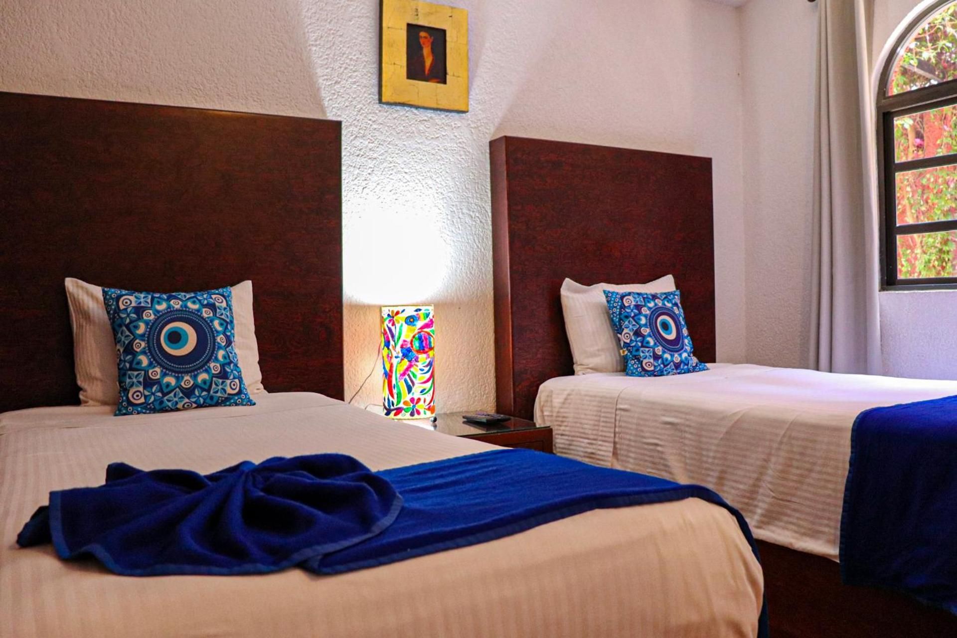 Standard Twin Room with Shared Bathroom