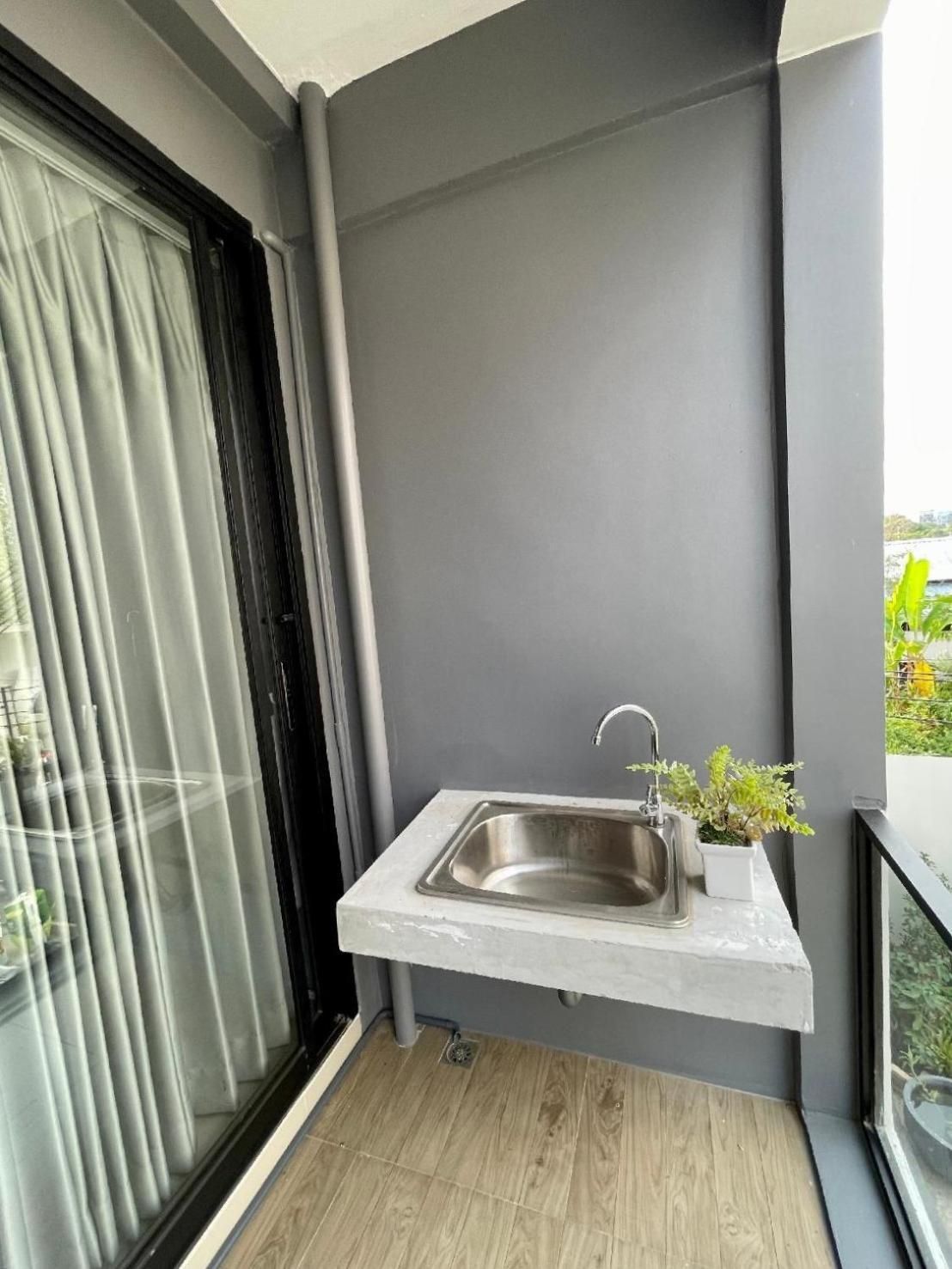 Deluxe Room with King Bed and Single Bed