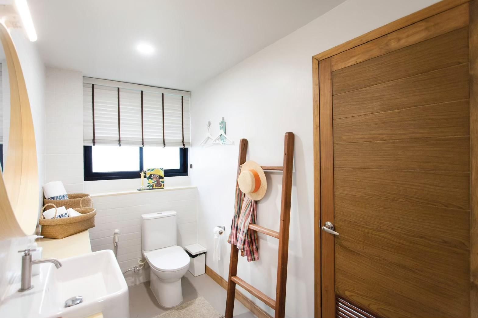 Pumpkin Art Town Family Room 2