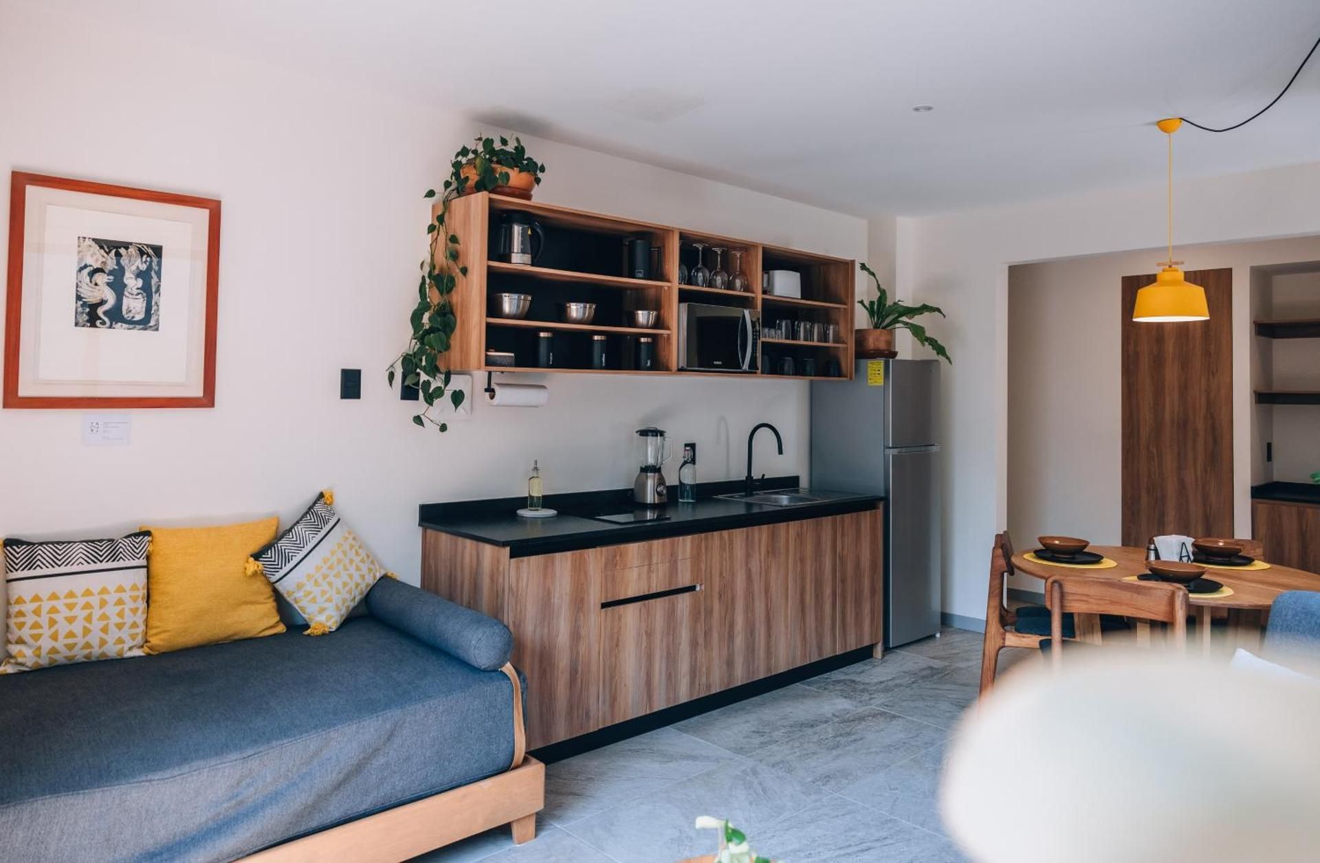 DELUXE APARTMENT