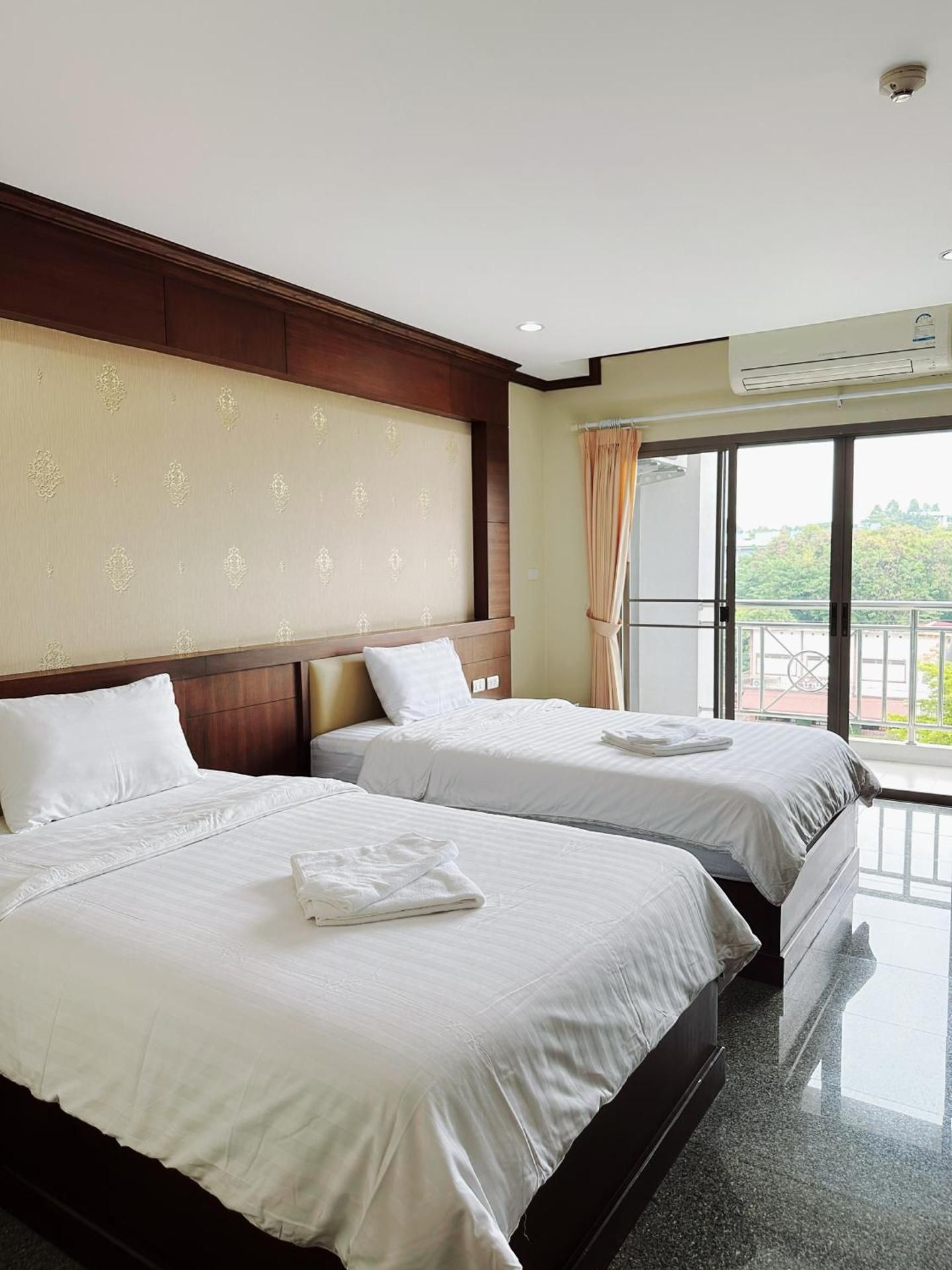Green Hill Hotel Phayao Standard Twin City View