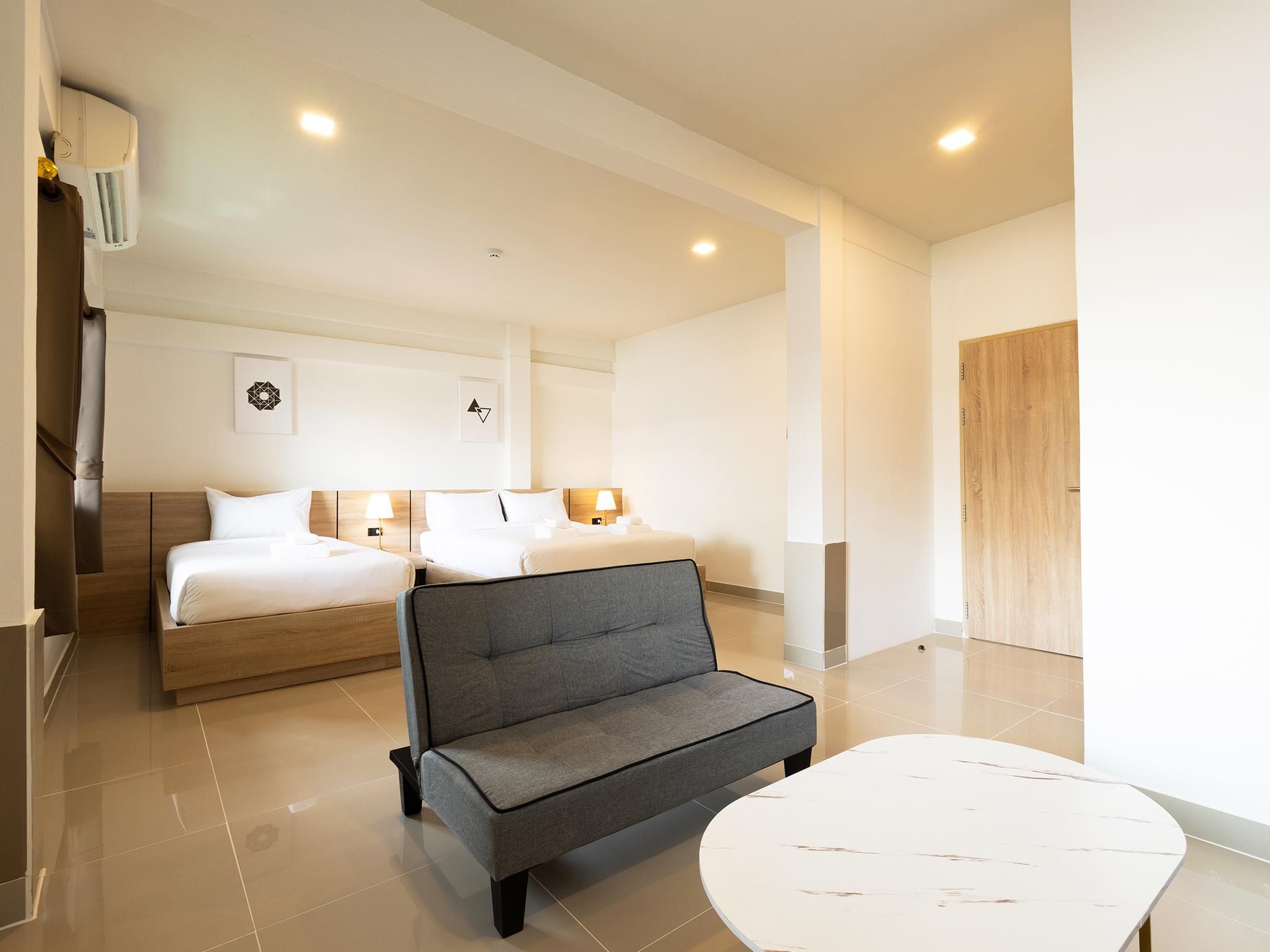 B2 Phayao Boutique & Budget Hotel Deluxe Triple Room