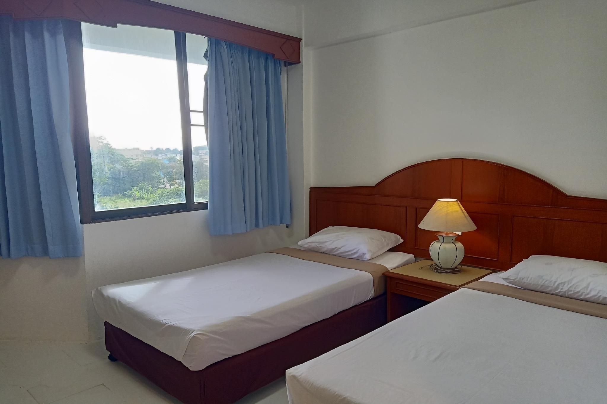 Phayao Northern Lake Hotel Deluxe Twin Room