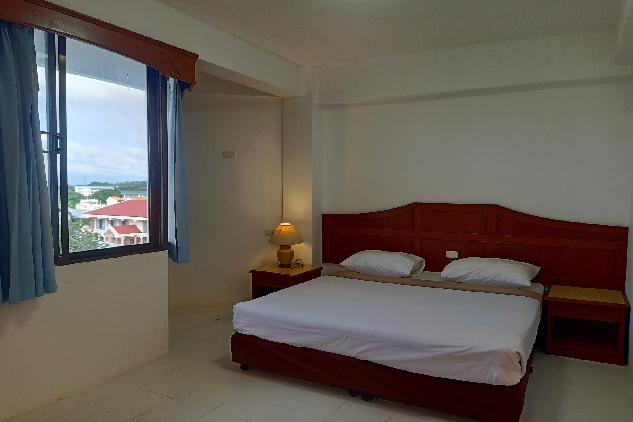 Phayao Northern Lake Hotel Superior Double Room 2