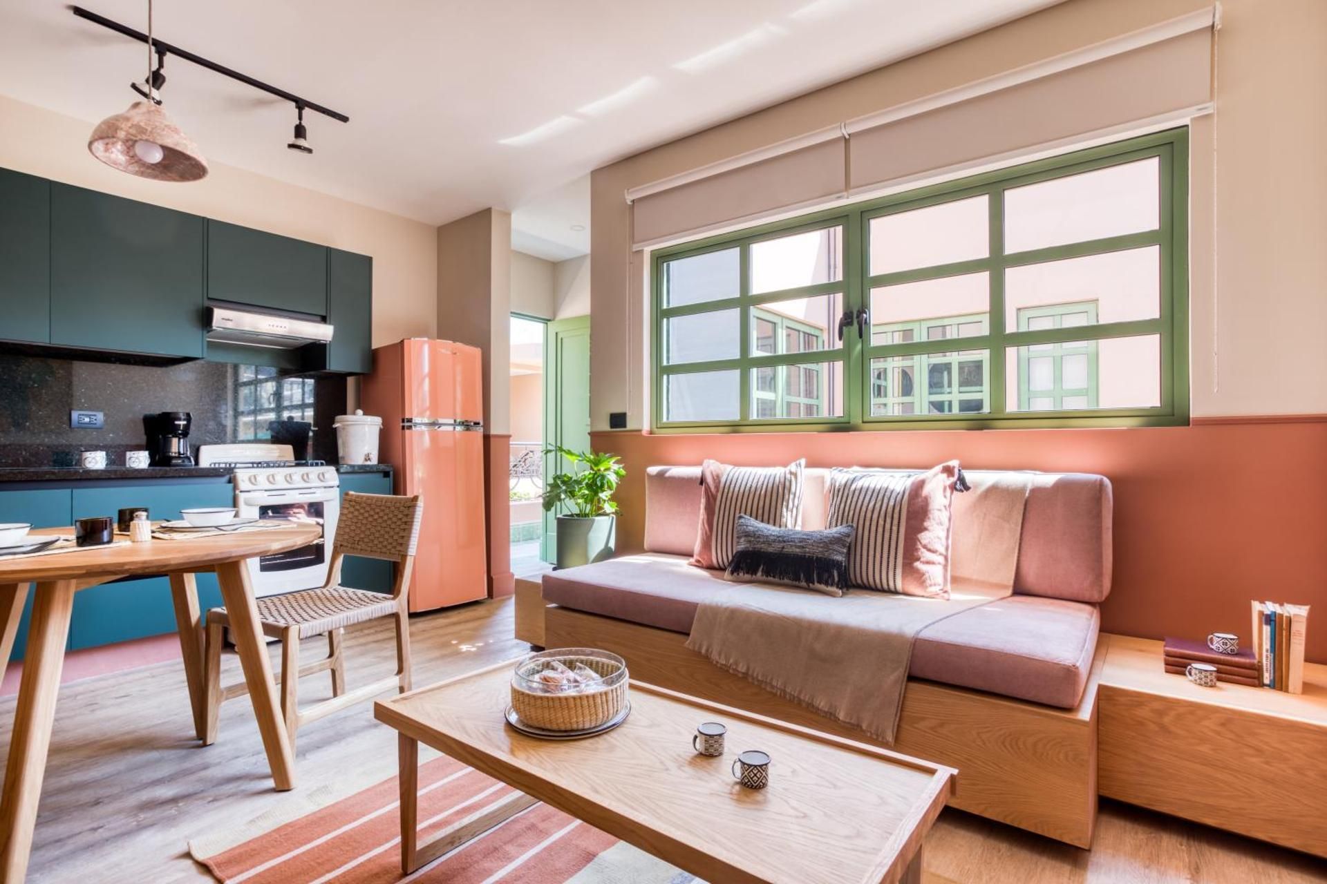 Deluxe One-Bedroom Apartment