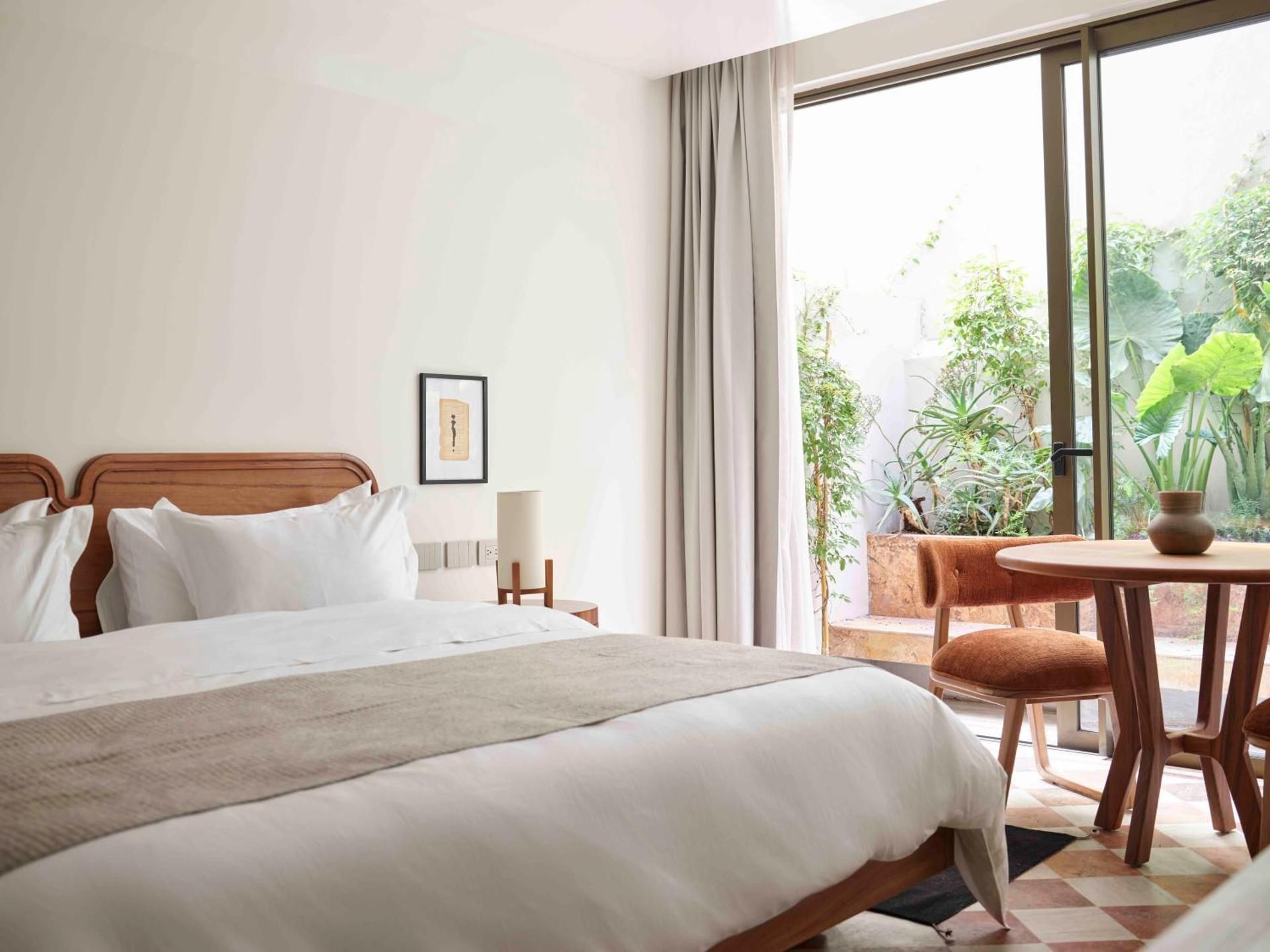 Superior King Suite