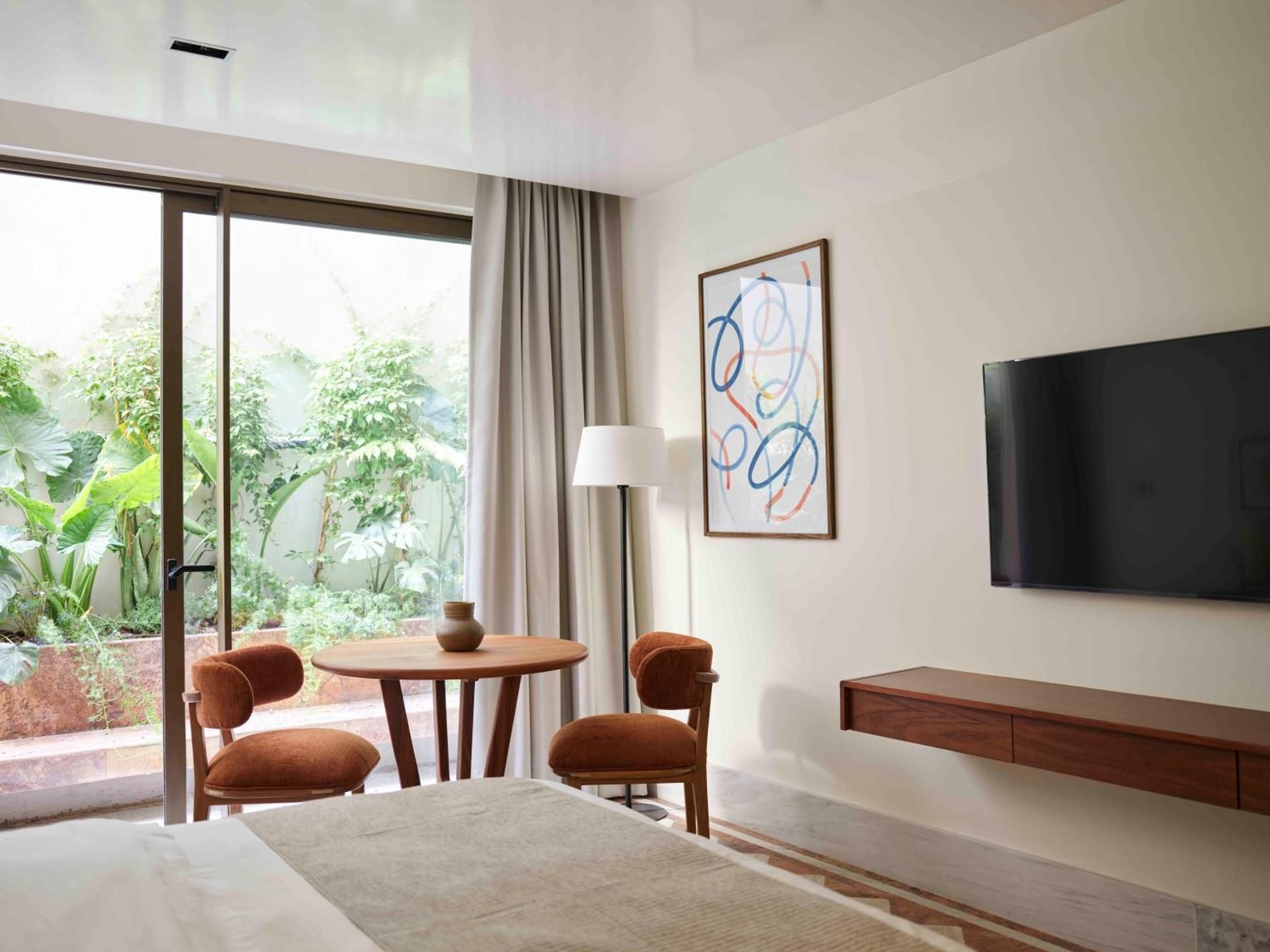 Superior King Suite
