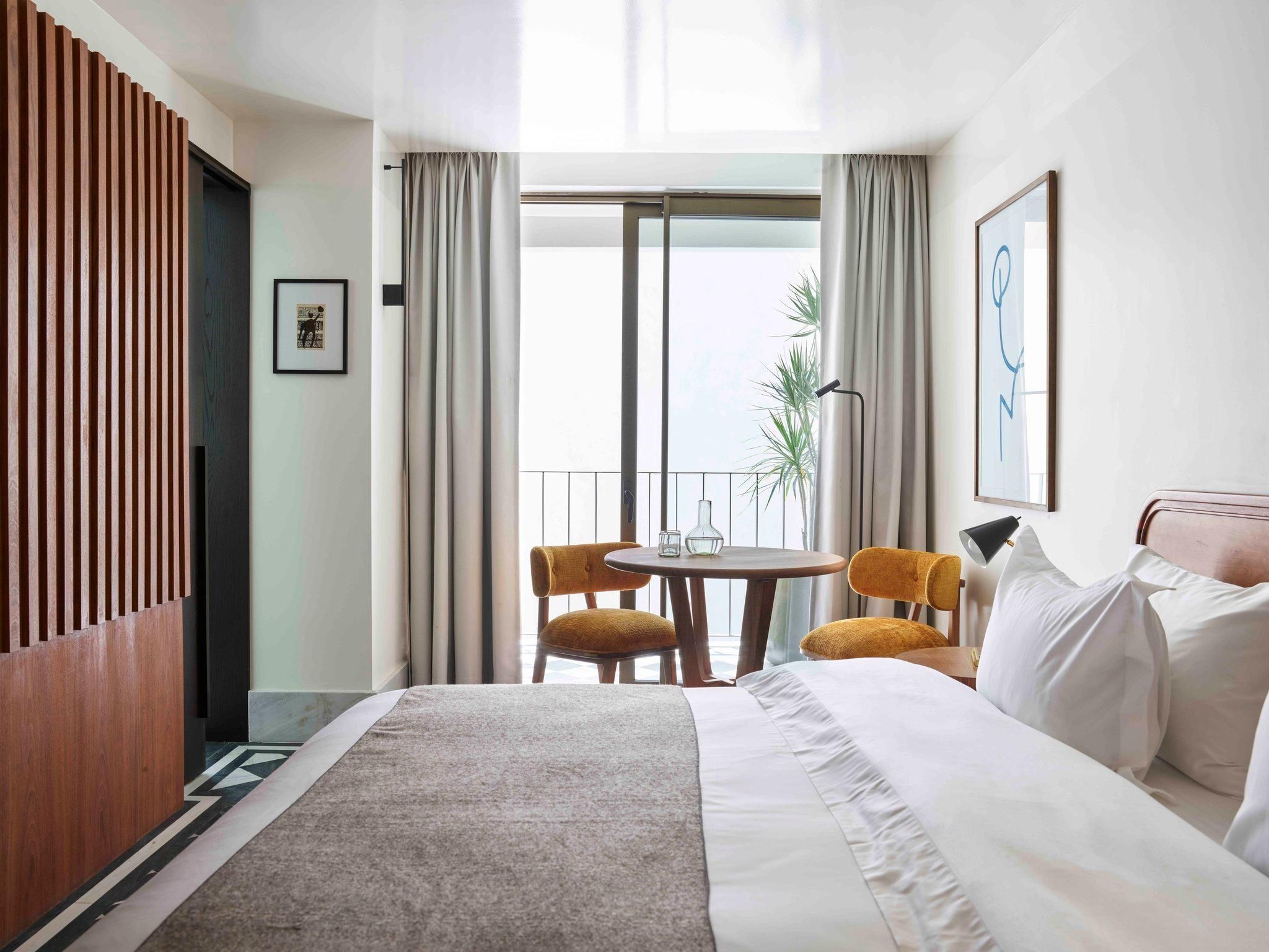 Superior Courtyard Double Queen