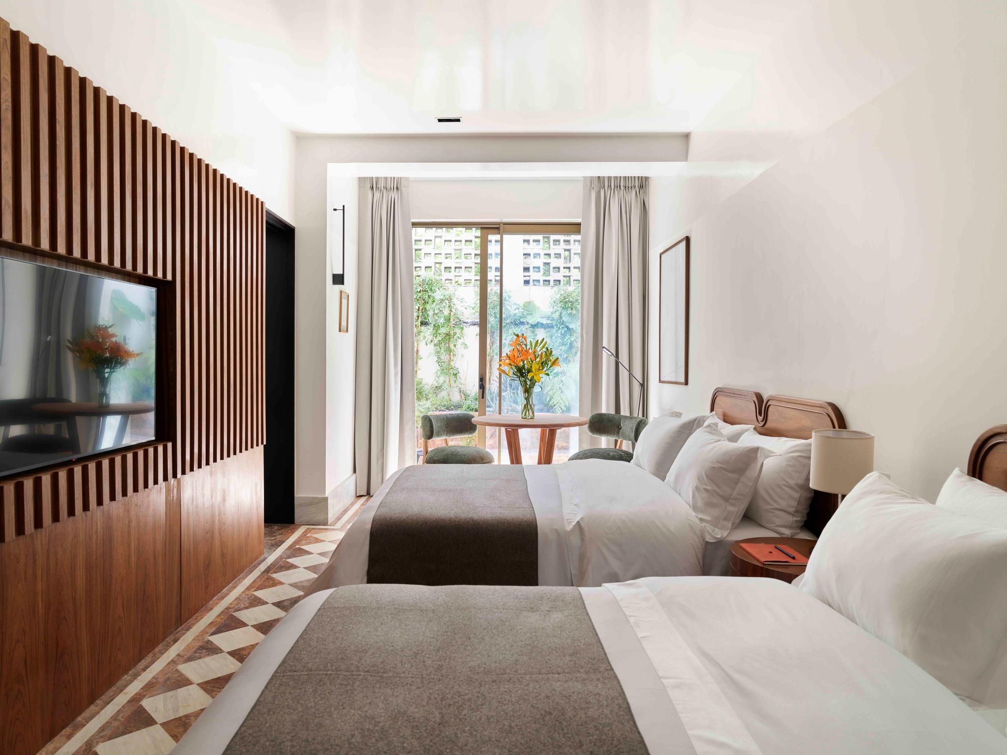 Superior Courtyard Double Queen