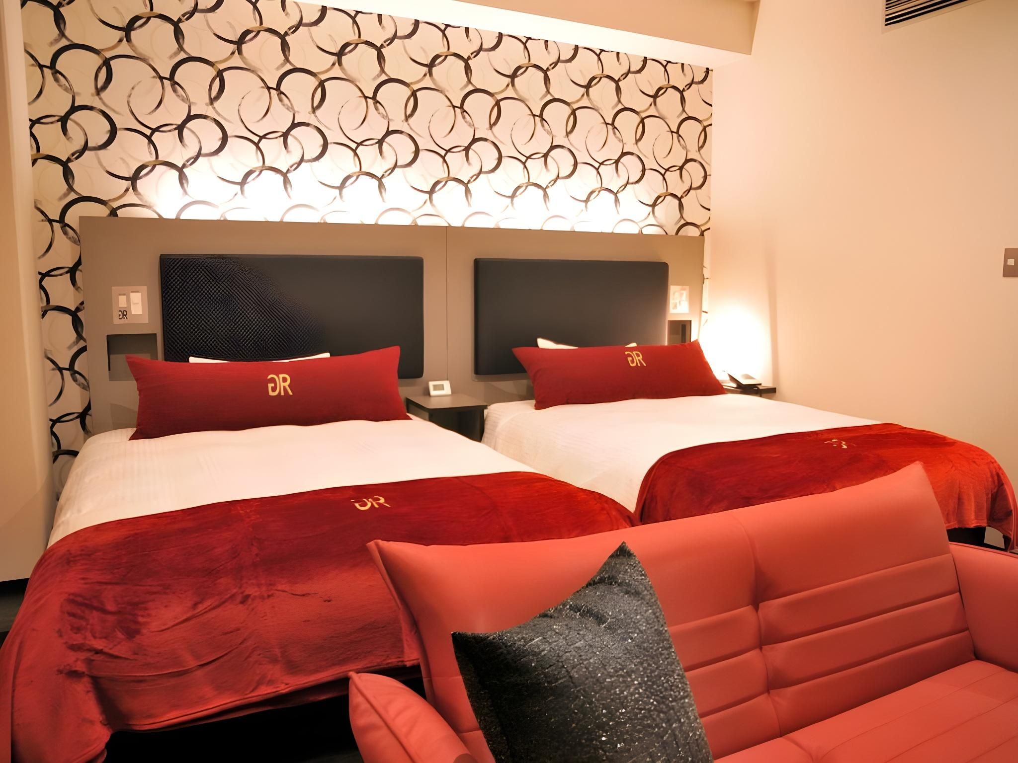 Suite(Two Double Beds + Five Sofa Beds) - Non-Smoking