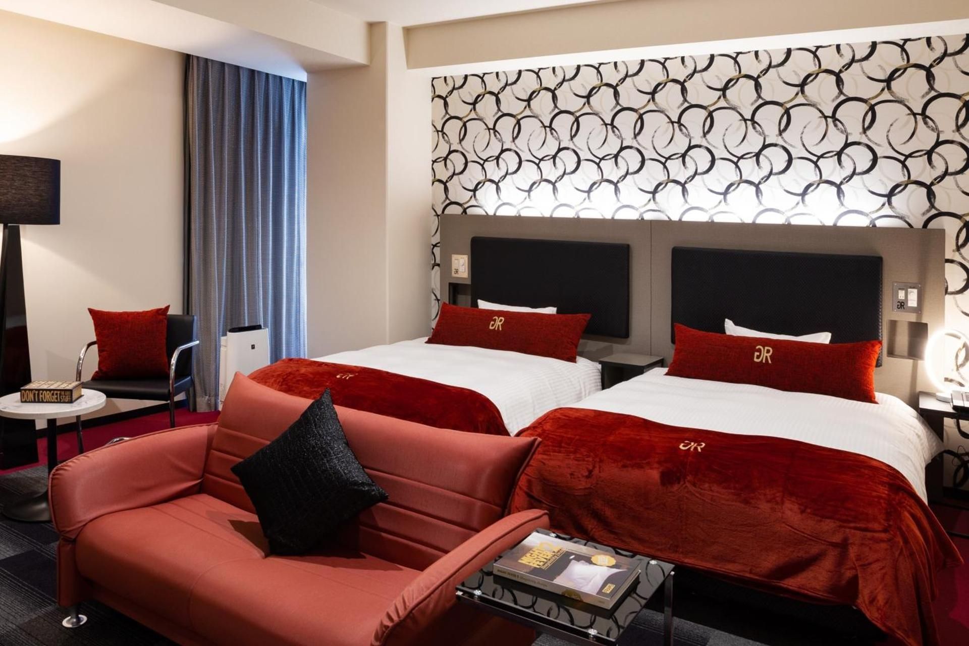 Suite(Two Double Beds + Five Sofa Beds) - Non-Smoking