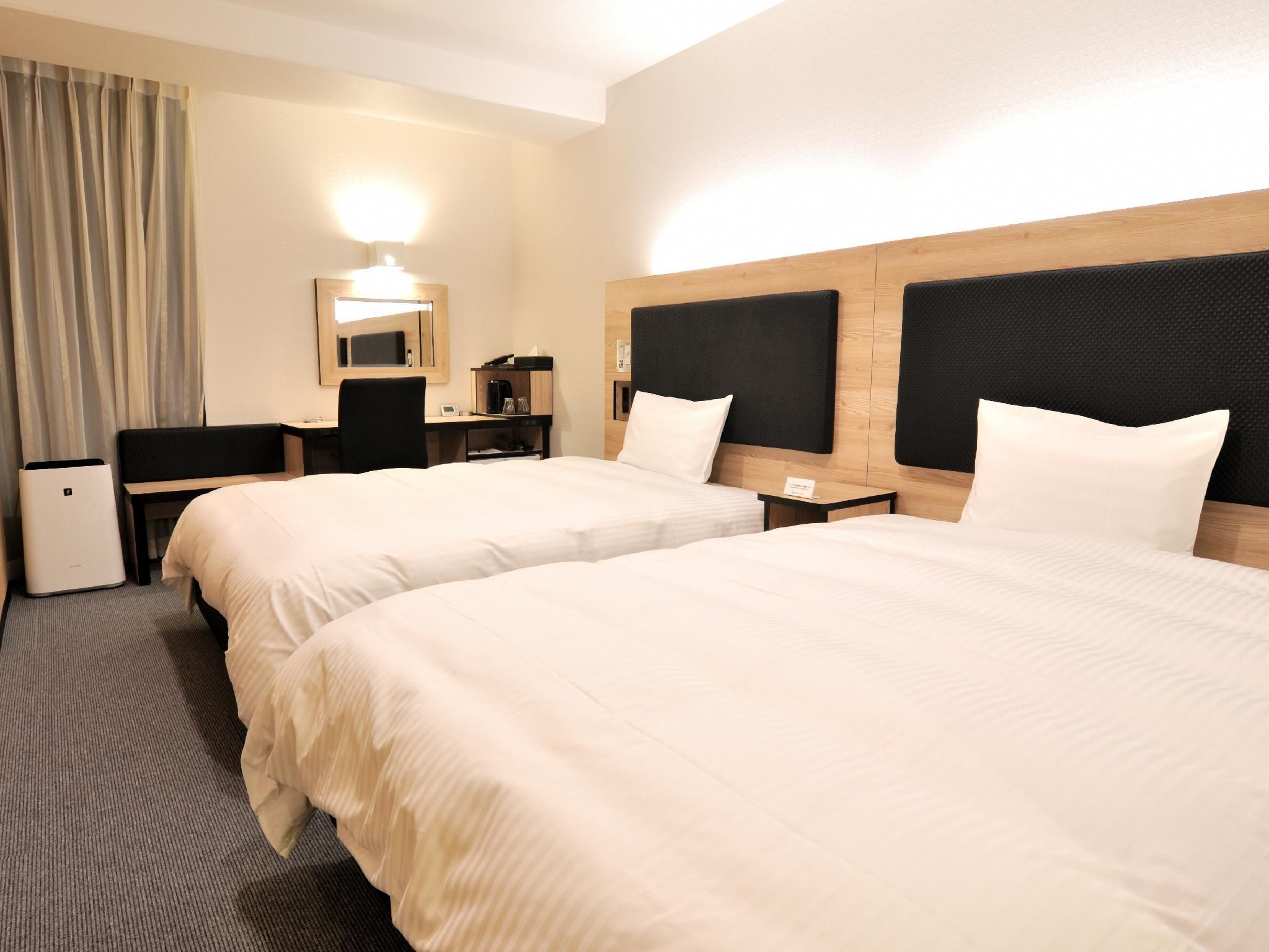 Twin Room for 4 People - Smoking