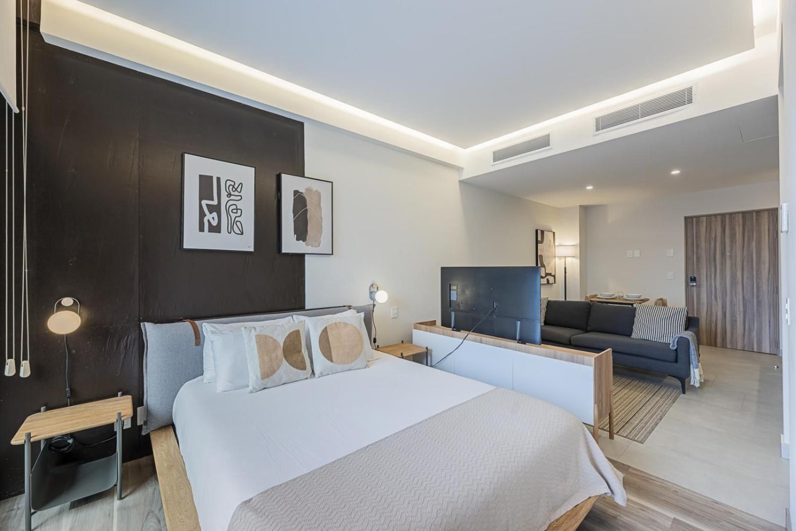 Studio Apartment