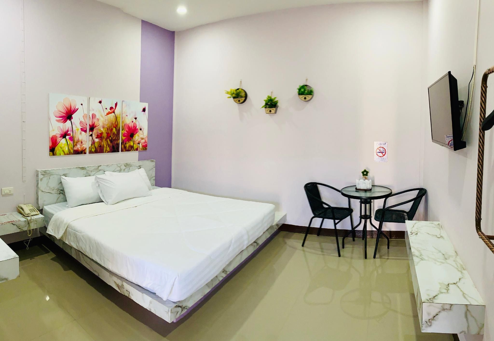 Deluxe King Size Bed