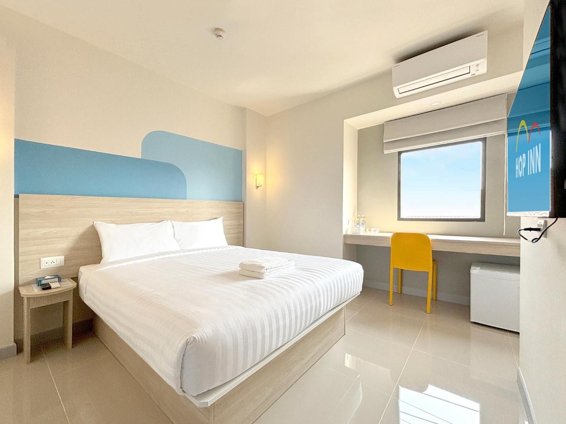 HOP INN Suphanburi Standard Double Room with Balcony