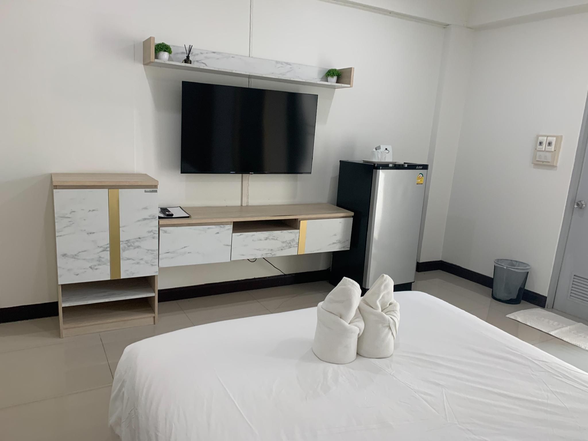The Scene Suphanburi Standard Double Bed 3
