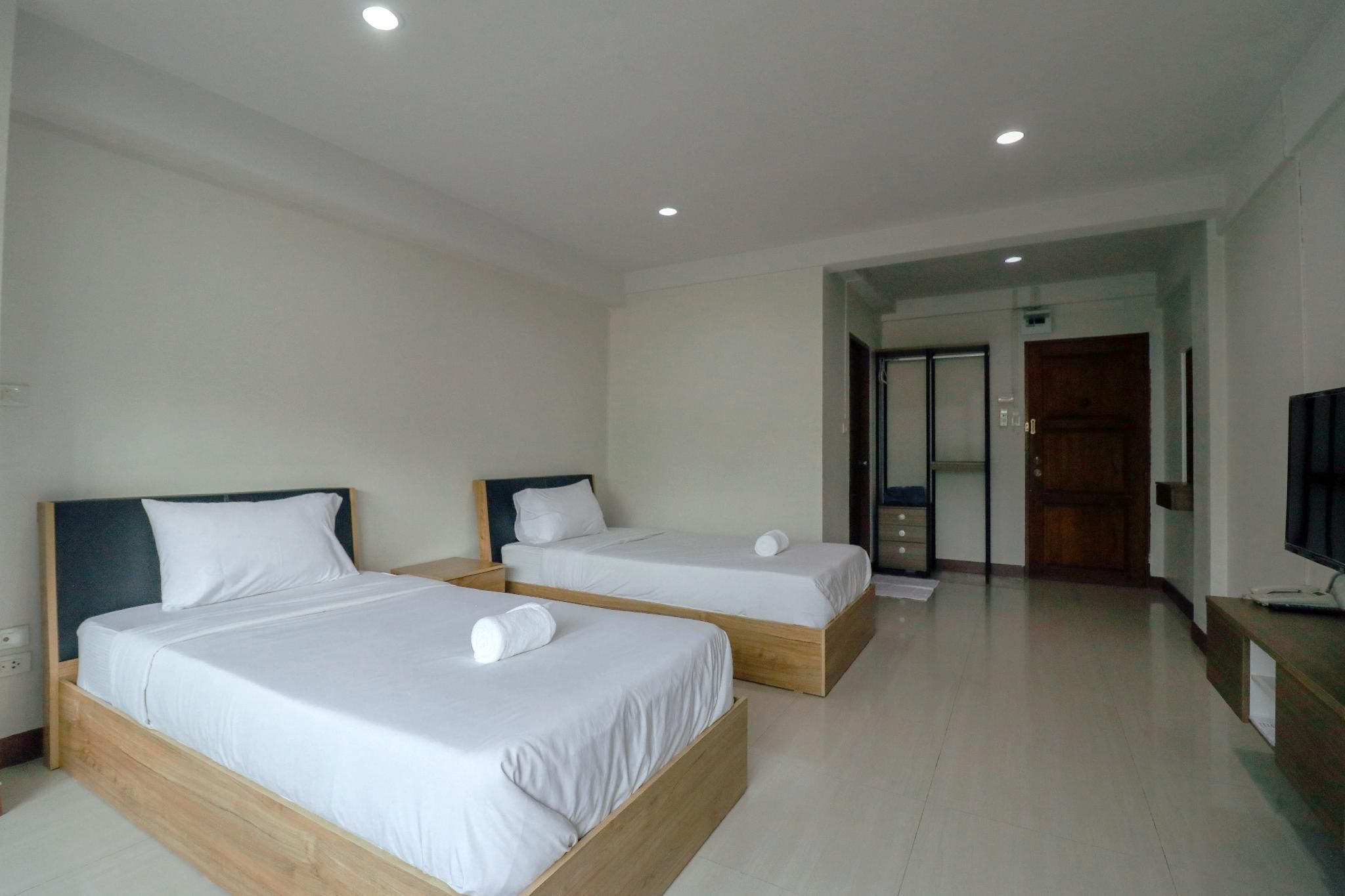 DD Place Standard Twin Room