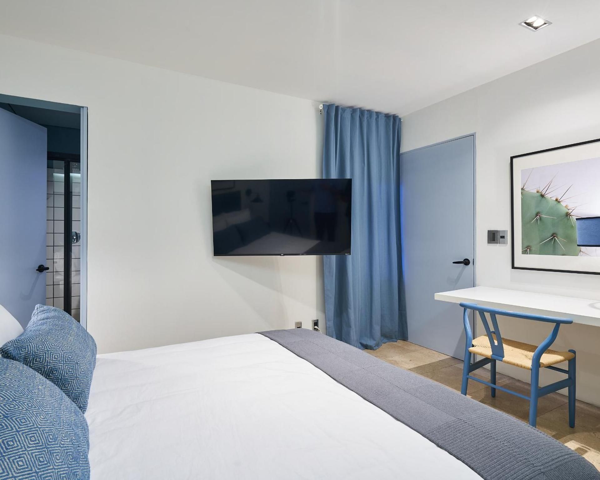 Large Double Room