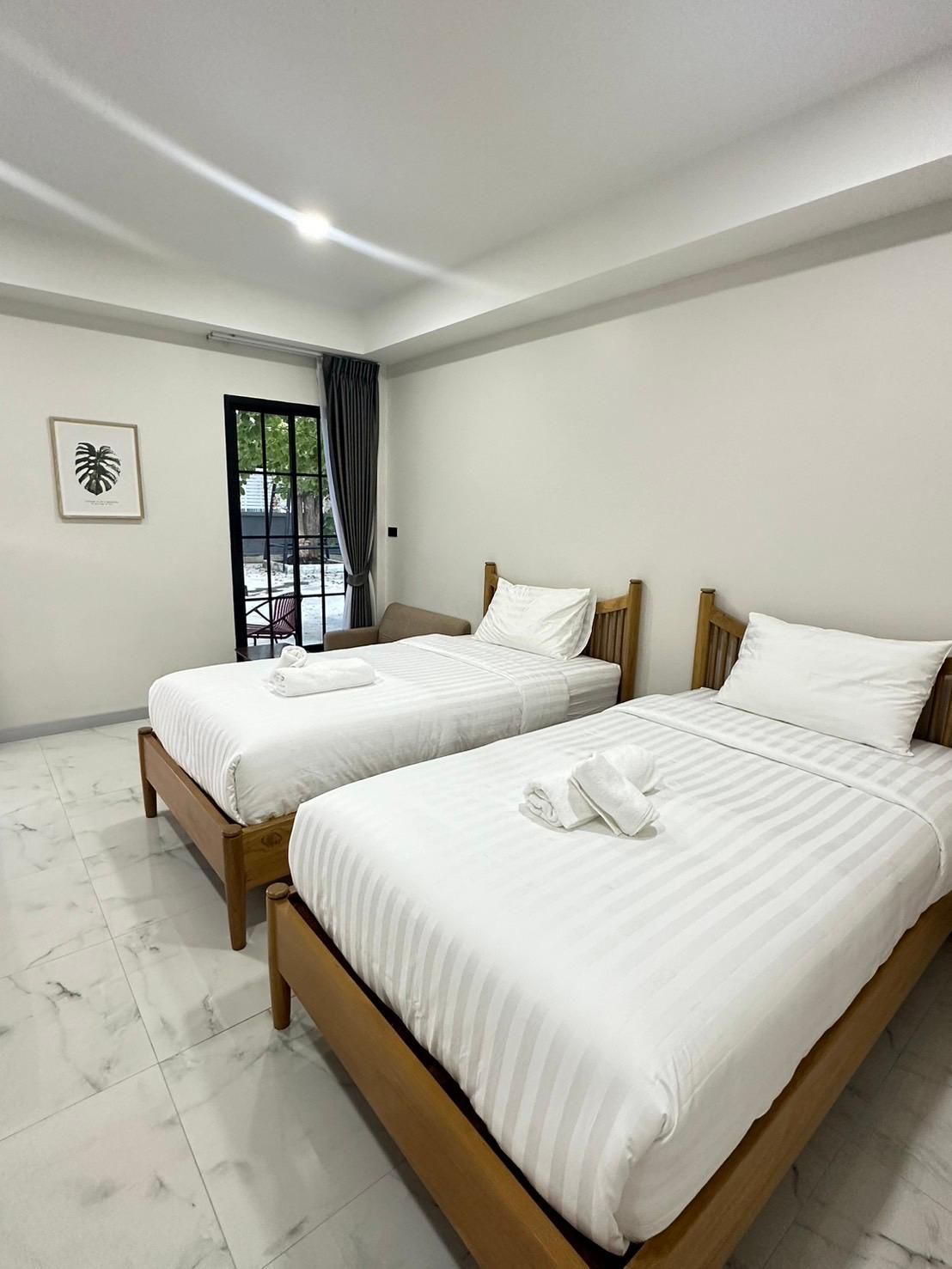 Classic Room with 2 Queen Beds