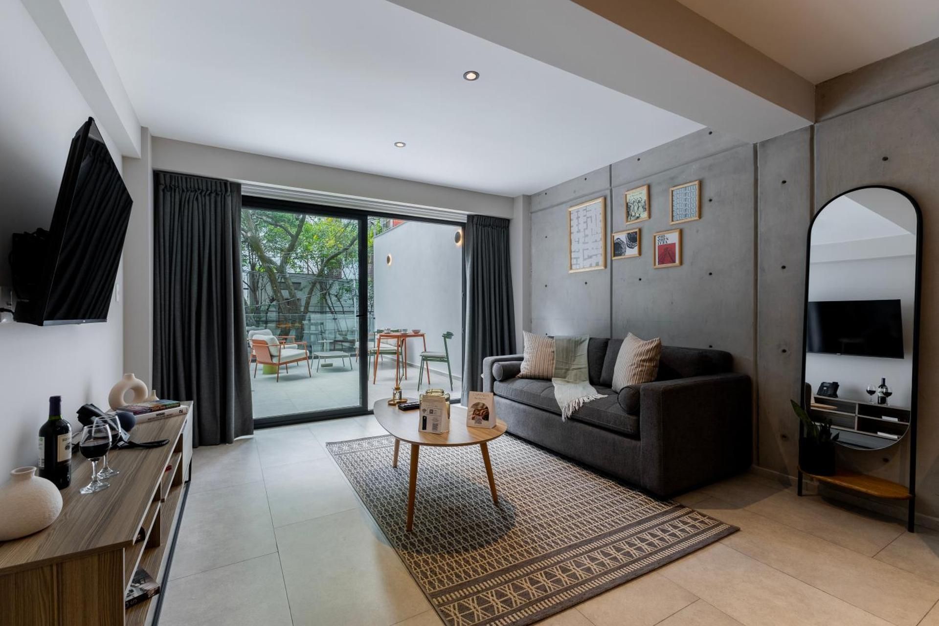 Luxury Apartment, Terrace, Street view