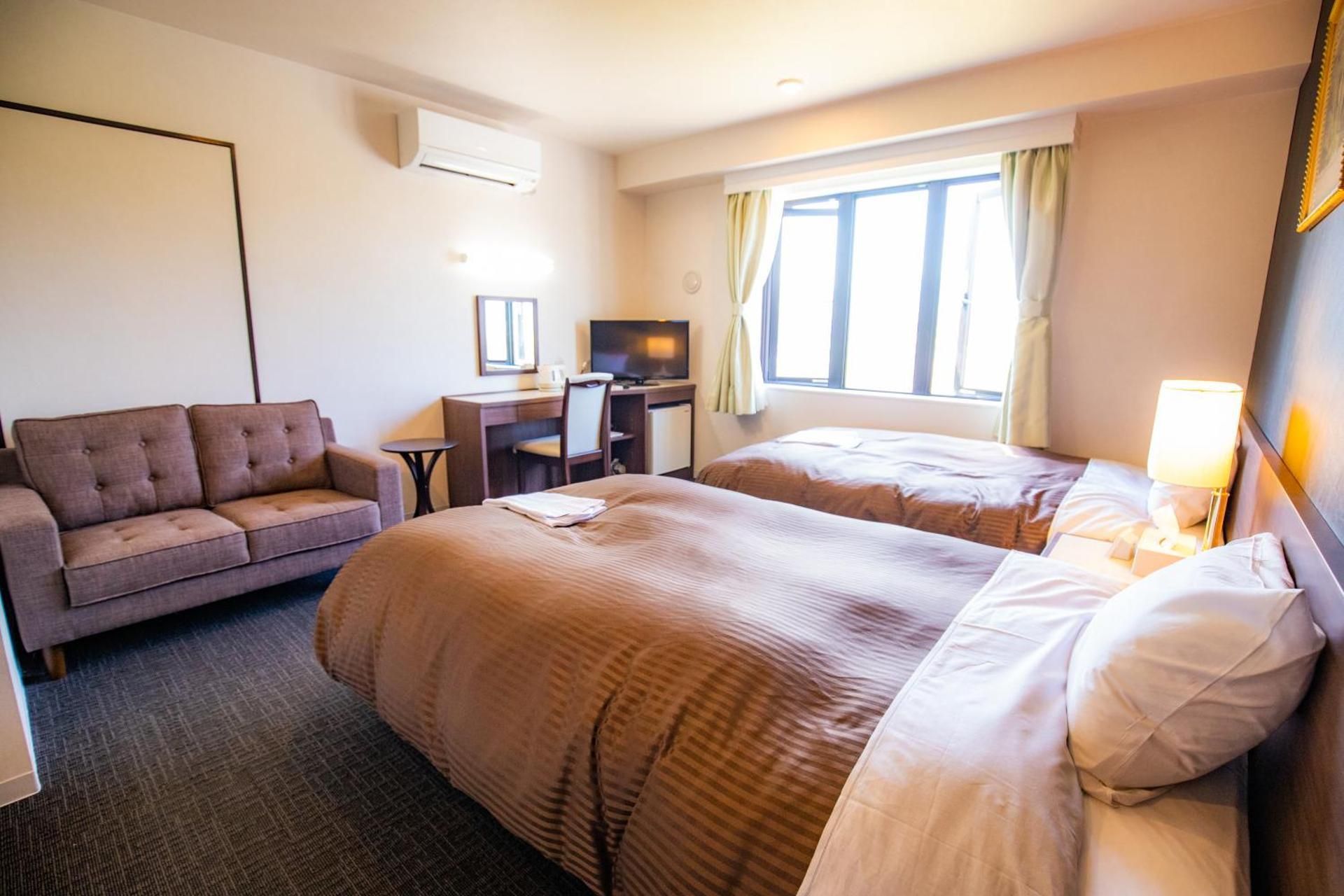 Twin Room with Shower - Non-Smoking