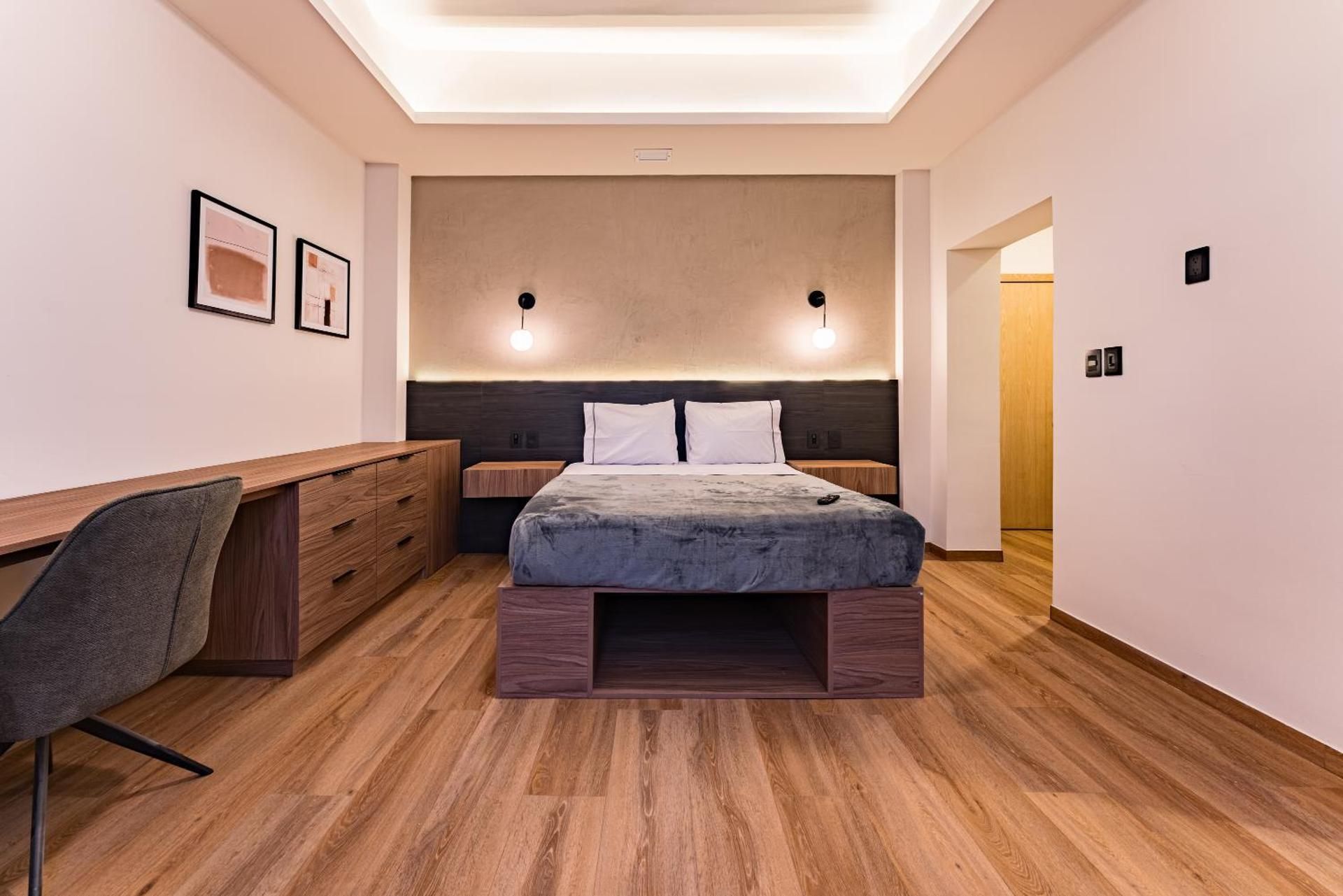 Deluxe Queen Room
