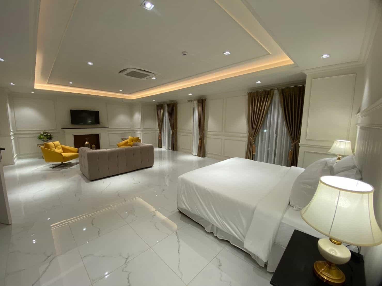 Suphorn Grand Hotel Suite King