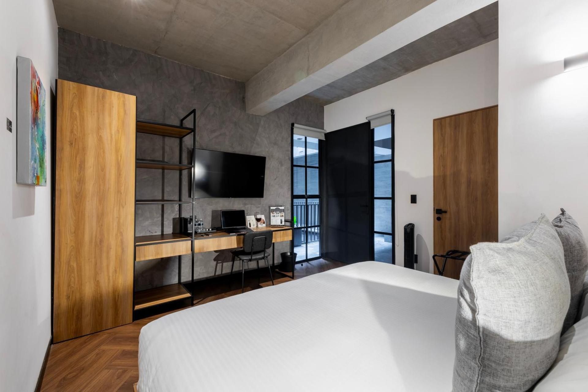 Signature Studio Suite
